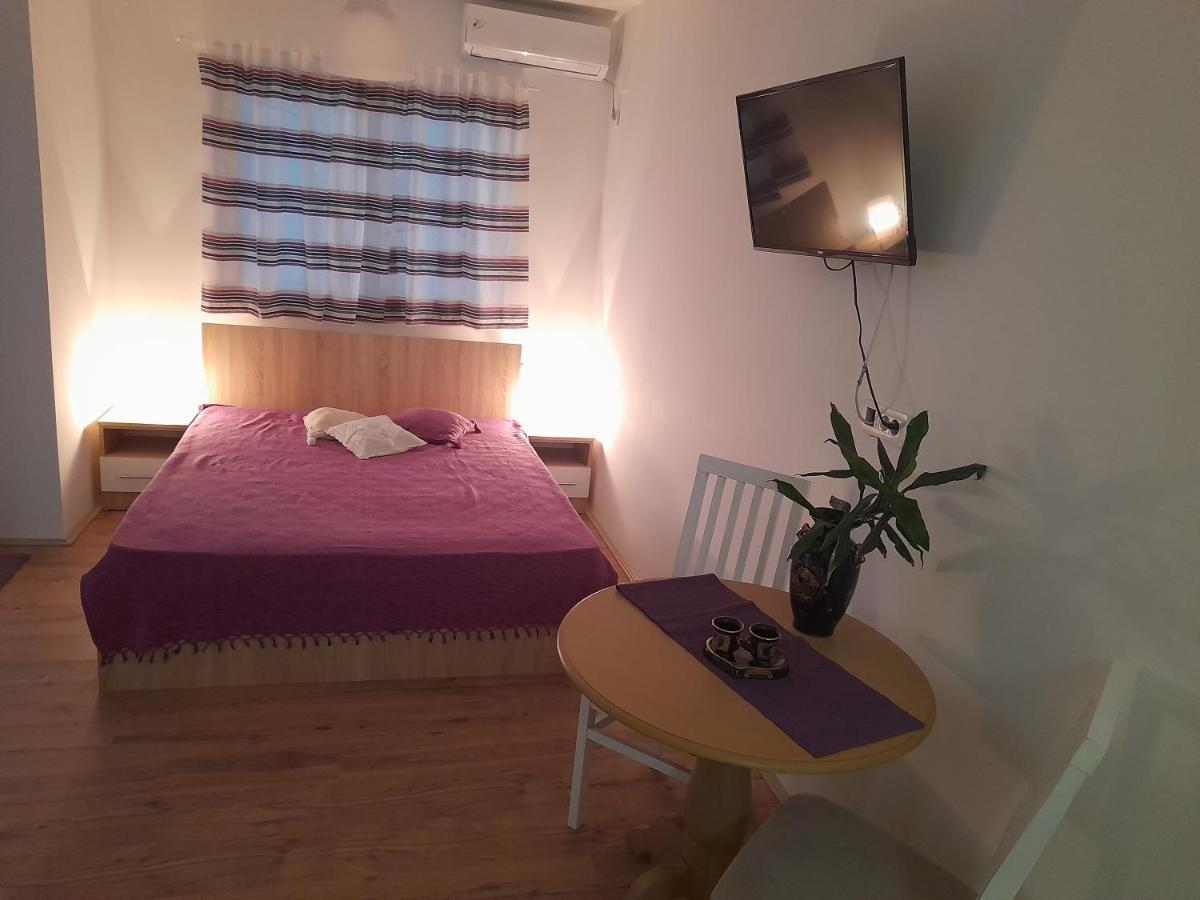 V & V Studio Apartments Nis Ngoại thất bức ảnh
