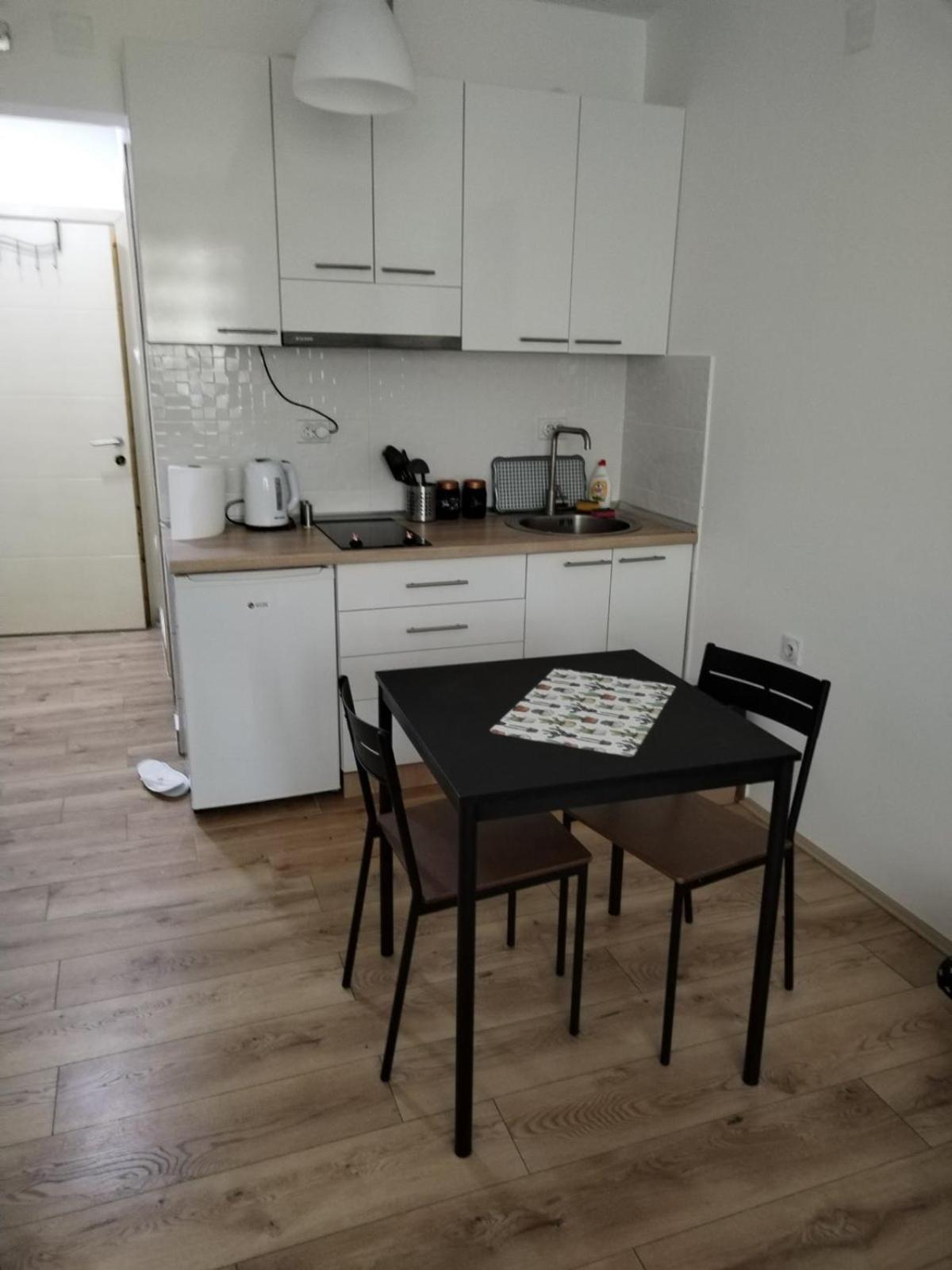 V & V Studio Apartments Nis Phòng bức ảnh